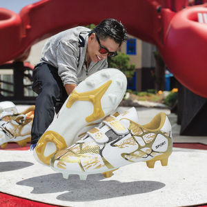 Chaussures de football QZJC sans lacets pour enfants, garçons et filles, avec petits crampons, toutes saisons, tige en PU, pour élèves du primaire - Product Image 2
