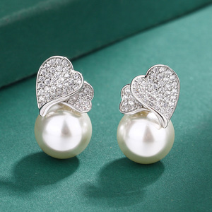 Anello Aperto a Quadrifoglio con Cuore per Donne, Design Floreale con Perline, Elegante Accessorio da Dito per Uso Quotidiano - Product Image 3