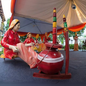 Statue de femme de la culture punjabi en fibre Madhani, statue de femme punjabi en fibre Mandhaniwali pour la décoration de mariage, États-Unis - Product Image 1