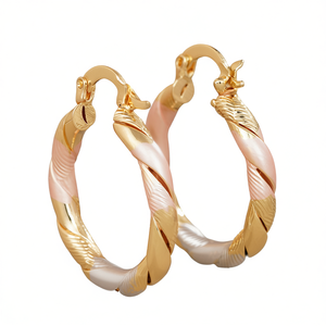Orecchini a Cerchio Placcati Oro E4509 con Perla Incastonata, Design Classico per Uso Quotidiano Femminile, Gioielli in Oro Massiccio 18K - Product Image 1