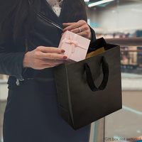 Wholesale Cheap Ivory Craft Kraft Board Handmade Embossed Laminated HotStamped Surface Gift Paper Packaging Bag Red Green Black