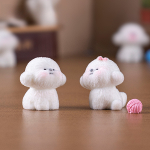Figurine Anjing Bichon Frise Berbulu Halus, Ornamen Anjing Putih Lucu untuk Lanskap Mini dan Dekorasi Meja - Product Image 3