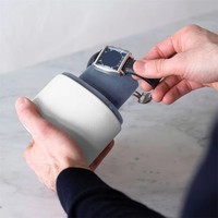 Étui à montres populaire fait main en cuir pleine fleur écologique et durable, position extérieure, marque VE Theo Marine