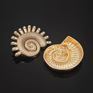 Boutons personnalisés pour usine de boutons, avec logo sur mesure, pour vêtements, en forme irrégulière (coquillage, conque, étoile de mer), boutons à tige métallique de forme spéciale - Product Image 3