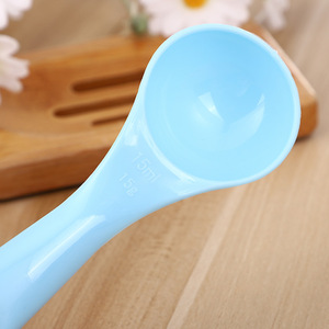 Juego Profesional de 5 Cucharas Medidoras de Plástico en Varios Colores para <span class=keywords><strong>Harina</strong></span> <span class=keywords><strong>y</strong></span> Leche en Polvo, para Repostería - Product Image 3