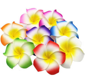 Pinza para el pelo de vacaciones con flor de frangipani artificial, adorno para el cabello de 4-11 CM, ideal para vacaciones en la playa. - Product Image 1
