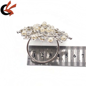 Portatovaglioli a forma di <span class=keywords><strong>fiore</strong></span> con perle e strass eleganti portatovaglioli da sposa in vetro per feste - Product Image 6