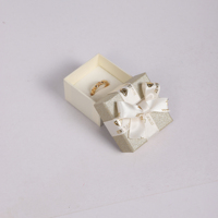 Boîtes cadeaux scintillantes directes d'usine avec nœud en ruban blanc, lot de 6 tailles, boîtes à bijoux et bonbons personnalisables avec logo pour cadeaux de mariage