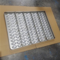 Moules à mini-croissants avec construction sans soudure et cadre en acier haute résistance pour systèmes de cuisson automatique industriels, moules à pain personnalisés