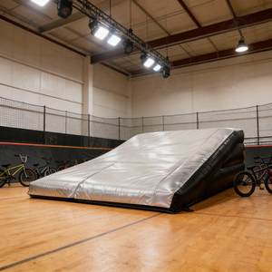 Rampe de skateboard gonflable en PVC robuste de 6 pieds de haut pour l'entraînement des riders professionnels de FMX - Product Image 2