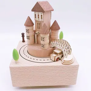 Regalo di Festival animato auto di music box di legno con il castello