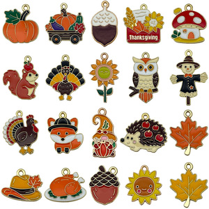 Nouveau Thanksgiving <span class=keywords><strong>feuille</strong></span> <span class=keywords><strong>d</strong></span>'érable chapeau épouvantail alliage champignon dinde écureuil hérisson automne breloques pour la fabrication de bijoux - Product Image 5