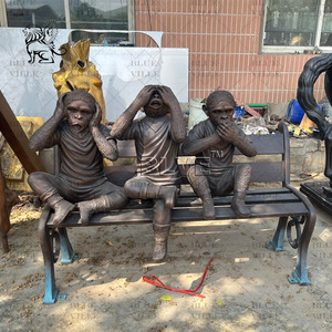 BLVE personnaliser extérieur métal Animal Statue grandeur nature voir entendre parler pas de <span class=keywords><strong>mal</strong></span> Bronze singes Sculpture assis sur un banc - Product Image 1