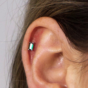 Ensemble de boucles d'oreilles clous en argent sterling S925 avec petit émeraude carrée - Product Image 4