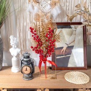Arrangement de baies de houx artificielles CallaFloral, rouge, en plastique, fruits porte-bonheur, décoration pour la maison et les mariages CF01111A - Product Image 1
