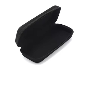 Étui de voyage mini capsule en EVA personnalisé pour usine CN/VN, tendance et résistant à l'usure, petit format noir, couleurs et logo personnalisables ODM - Product Image 1