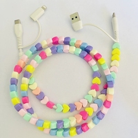 Câble de charge USB-C en acrylique avec perles en forme de cœur, design tendance et portable, pour ordinateurs et adolescents – Rehaussez votre style technologique