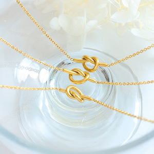 Collar <span class=keywords><strong>de</strong></span> cadena <span class=keywords><strong>de</strong></span> nudo <span class=keywords><strong>de</strong></span> acero inoxidable <span class=keywords><strong>para</strong></span> mujer, colgante <span class=keywords><strong>de</strong></span> Color dorado, joyería <span class=keywords><strong>para</strong></span> niña - Product Image 2