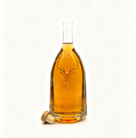 Bouteille en verre pratique pour vodka, vin et liqueur, avec tête de cerf gaufrée, finition givrée/mate, courbée, 600ml/700ml/750ml, avec bouchon en liège