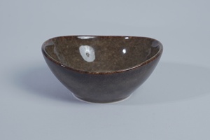 Platos de Cerámica de Estilo Japonés Agung Keramik, Tazones para Servir con Esmalte Reactivo, Tazón para Salsas Hecho a Mano con Acabado Brillante, Tamaño Pequeño para Uso Diario - Product Image 3