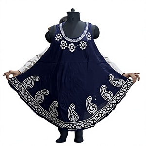 Robe parapluie décontractée d'été 100% PU unie à taille basse et ornée de perles - Product Image 1