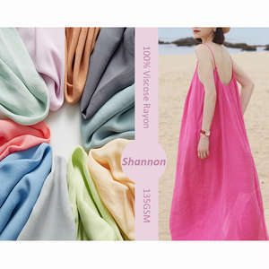 Tissu Popeline Crêpe Léger Teint Uni Bleu Tranquille pour Filles, 45% Rayonne 55% Viscose, Respirant et Résistant au Rétrécissement, Vente en Gros - Product Image 1