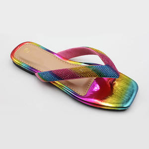 महिलाओं की चप्पल में शानदार नई डिजाइनर फ्लैट एड़ी सैंडल महिलाओं के लिए फैंसी नए डिजाइनर फ्लैट एड़ी सैंडल - Product Image 2