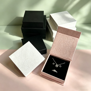 Caja Magnética con Tapa Abatible, Hecha a Mano, con Papel Texturizado, para Anillos, Colgantes y Collares, Ecológica, con Logotipo Personalizado del Fabricante - Product Image 3