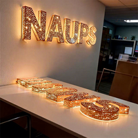 Enseignes décoratives lumineuses 3D LED personnalisées effet ciel étoilé perforé pour centres commerciaux, entreprises, hôpitaux, parcs