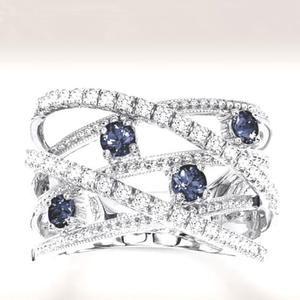 Anello da Cocktail Q087 da Donna in Oro Bianco con Zaffiro Taglio Brillante Rotondo, Montatura a Pavé, Anello Geometrico di Fidanzamento di Lusso - Product Image 1