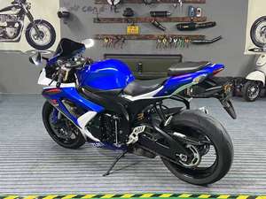 <span class=keywords><strong>Suzuki</strong></span> <span class=keywords><strong>GSX</strong></span> <span class=keywords><strong>600</strong></span> Moto Sportiva da Corsa a Quattro Cilindri in Linea Raffreddati a Liquido, Omologata per Uso Stradale - Product Image 6