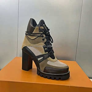 Stivaletto da donna con plateau in tela, pelle scamosciata e vera pelle di vitello, con <span class=keywords><strong>tacco</strong></span> <span class=keywords><strong>alto</strong></span> e lacci, modello Star Trail Laureate Platform Desert Boot - Product Image 2