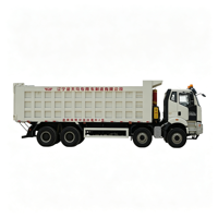 Новый самосвал FAW J6P 8x4, 12-колесный, с кабиной с плоской крышей и верхним сигнальным фонарем, белый строительный самосвал
