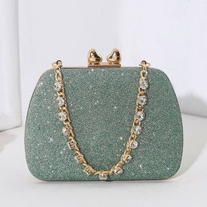 Sac de soirée trapèze best-seller en tissu scintillant incrusté de diamants, plissé et gaufré, élégant et luxueux pour les fêtes - Product Image 1