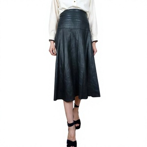 Jupe midi en cuir pour femme, en peau d'agneau noire, taille haute, avec large ceinture, coupe évasée, longueur au-dessus du genou, taille personnalisée - Product Image 1