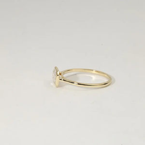 Anillo de Compromiso de Lujo con Diamante de Laboratorio Corte Esmeralda de 0.75 a 2 Ct, Certificado IGI, Oro Sólido de 18K, Regalo de Aniversario - Product Image 3