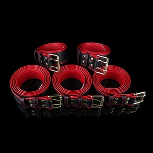 Nuevo Cinturón de Cuero Rojo y Negro, Juego de 5 Piezas de Restricción BDSM DV9010, Equipo de Bondage Ajustable para Adultos - Product Image 5