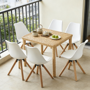 Chaise de salle à manger scandinave contemporaine, coque en PP blanc avec pieds en bois de hêtre, design minimaliste et épuré pour différents environnements - Product Image 6