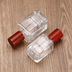 <span class=keywords><strong>Atomizador</strong></span> de Perfume de Vidrio Transparente de Primera Calidad de 30 ml y 50 ml, Forma Cuadrada con Tapa de Madera de Palisandro, Ideal para Envases de Perfumes de Lujo y Regalos - Product Image 4