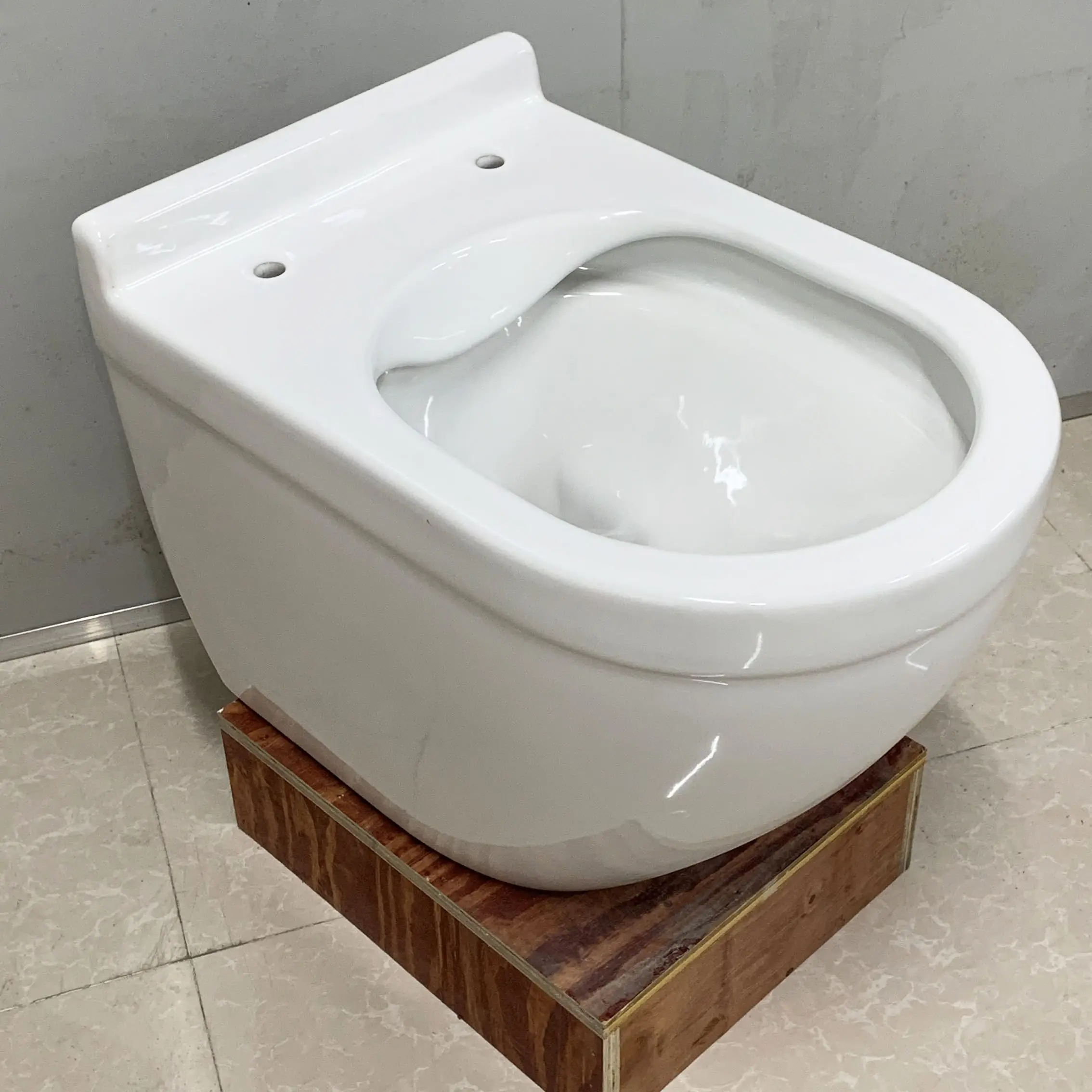 Nieuw Model Watertank Dual Flush Vierkante Badkamer Washdown Muur Opgehangen Toilet Wc