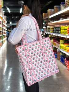 Sac fourre-tout matelassé en coton imprimé à la main avec motif floral, doublure douce, conçu pour un transport quotidien confortable, vie durable - Product Image 3