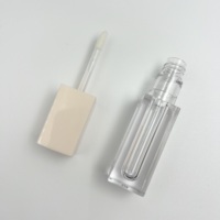 Personnalisé pour Tubes en plastique de rouge à lèvres liquide transparent 6ML Pots de brillant à lèvres carrés vides Conteneurs de rouge à lèvres carrés personnalisés