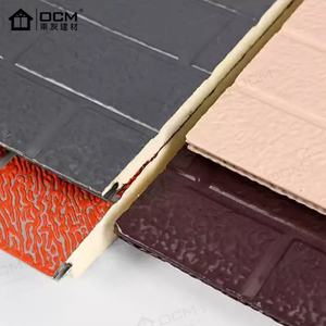 Panneau sandwich en PU sculpté en métal de qualité supérieure Panneaux structurels isolés pour revêtement mural <span class=keywords><strong>extérieur</strong></span> <span class=keywords><strong>Façade</strong></span> de bâtiment décorative - Product Image 3