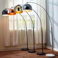 Lampadaire moderne Arc Fishing, abat-jour en métal noir demi-dôme, base en marbre, bras courbé, pour salon