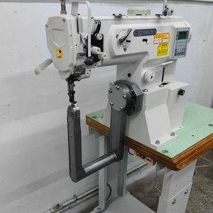 Machine à coudre industrielle robuste pour sacs à main en cuir, avec rotation à 180 degrés - Product Image 4