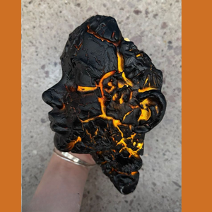 Lámpara de Pared Esculpida en Resina Sintética con Diseño de Rostro Agrietado y Temas de Hadas y Amor para la Vuelta al Cole y Decoración del Hogar - Product Image 5