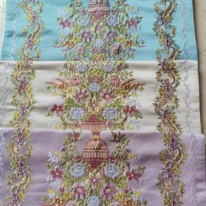 Alfombra de oración lavable antideslizante de alta gama con diseño floral musulmán bordado. - Product Image 1