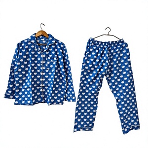 Ensemble de pyjama pour homme à manches longues imprimé bleu, tissu satiné 100% coton, vêtements de nuit décontractés, motif tissé, saison automne, cadeau pour elle - Product Image 1