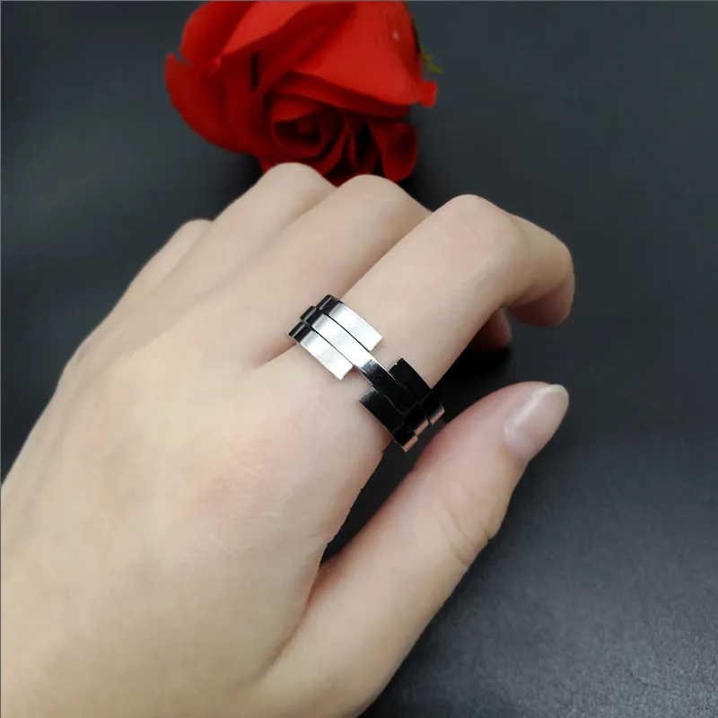 GGCH titanium steel kissing fish creative couple ring gift Japan and South Korea can be deformed dual-use ring manufacturers