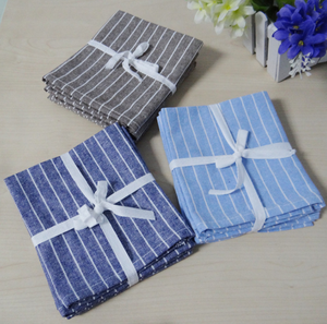 Asciugamani da cucina in cotone 100% a 2 strati assorbenti di grado commerciale asciugamani da tè bianchi classici con strisce laterali rosse - Product Image 3